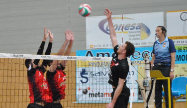 Voleibol Almoradí regresa a SM2 con victoria