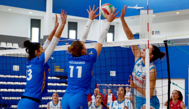 CV Melilla se impone a Arenal Emevé en otro vibrante duelo a cinco sets