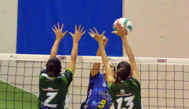 Mairena Voley se lleva el duelo de rivalidad regional de la jornada en Superliga femenina 2