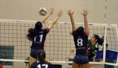 Universidad de Granada derrota 0-3 a Almería Volley Grupo 2008