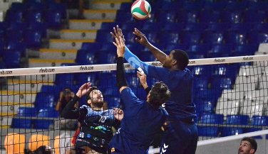 El Voley Palma supera con una victoria su primer test de pretemporada