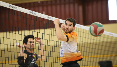 Extremadura Badajoz CPV cede en casa ante Voleibol Dumbría 