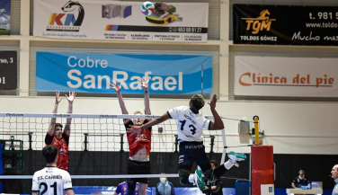 Golpe de autoridad del Rotogal Boiro Voleibol contra el Conectabalear CV Manacor