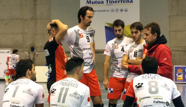 Santo Domingo VB Petrer vence en tres sets a Cisneros Alter