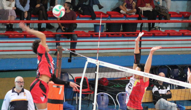 Importante victoria de Vigo Voleibol ante Voley Dumbría
