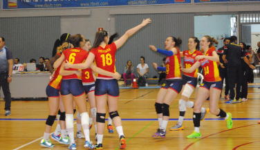 España se impone a Hungría 3-0 en Lorca