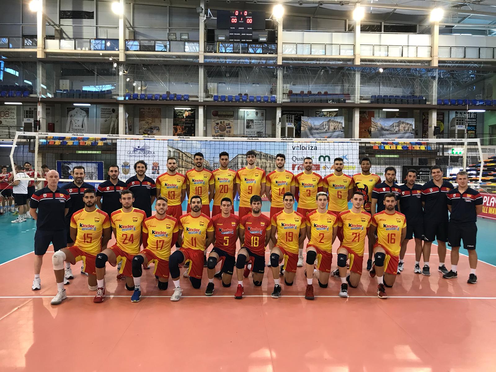 España vence a Hungría en partido de preparación para el preeuropeo.