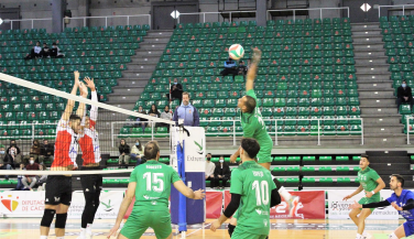El Extremadura Cáceres PH suma dos puntos frente al Dumbría Voleibol 