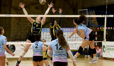 Vóley Torrelavega incorpora juventud, ilusión y experiencia de la mano de Iris Álvarez