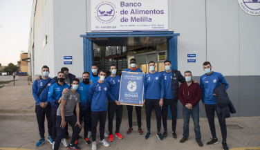 El Club Voleibol Melilla visita el Banco de Alimentos y prepara la Gran Recogida