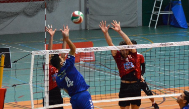 Emocionante partido entre Xátiva Voleibol y UBE Lilla Grau 2-3