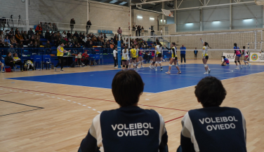 Apretada victoria de CV Oviedo ante un combativo Voleibol Astillero