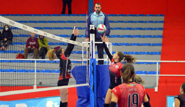 Nevadis Albolote CV16 vence a Familycash Xátiva en el tie-break 