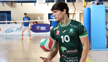 Raúl Asensio renueva con Unicaja Costa de Almería para la próxima campaña 