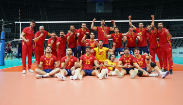 Hubert Henno convoca a 17 jugadores para preparar el Preuropeo 2025 rumbo al Eurovolley 2026