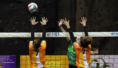 Un Voley Torrelavega en ascenso derrota a Cuesta Piedra Santa Cruz