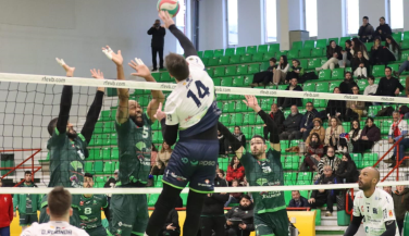 Voley Textil cede ante el poderío de Unicaja Costa de Almería