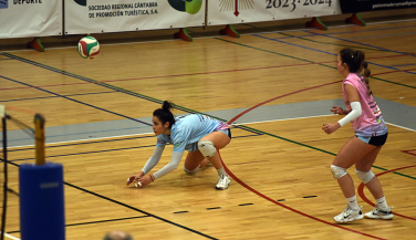 El Voley Torrelavega obliga al máximo al líder en La Habana Vieja