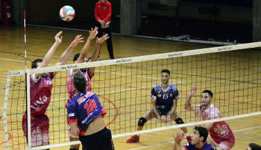 Triunfo en tres sets de Universidad de Valladolid sobre Emevé