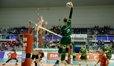 Unicaja Costa de Almería consolida el liderato tras superar a Pamesa Teruel Voleibol