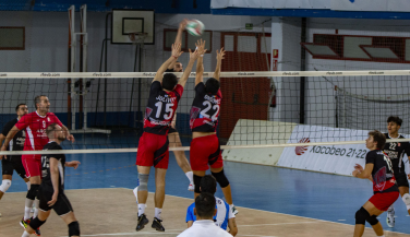 Gran victoria de Vigo ante Arona 