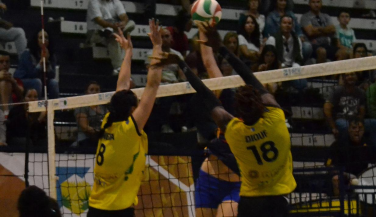 Aguere Tenerife no puede concretar y CVB Barça remonta para cortar su mala racha 