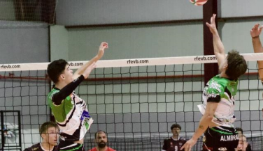 Derrota del Almendralejo Extremadura ante uno de los favoritos al título. 