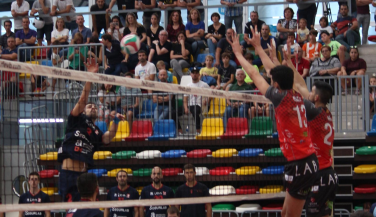 Debut en casa con sabor amargo para Voleibol Almoradí, que cae derrotado 1-3 por Conectabalear Manac