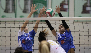 Volei Grau Castello suma su primer triunfo en Almería