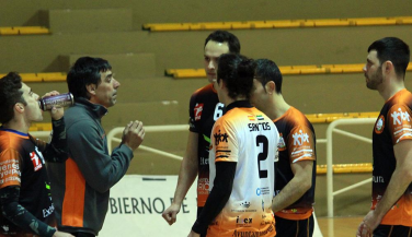 Club Vigo Voleibol remonta y se lleva el triunfo 3-2 ante Hotel Rio Carnaval de Badajoz