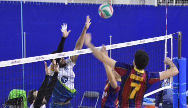 Textil Santanderina supera a Barça Voleibol en un igualado encuentro