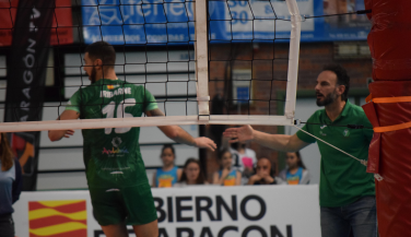 Manolo Berenguel firma la renovación al frente de Unicaja Almería