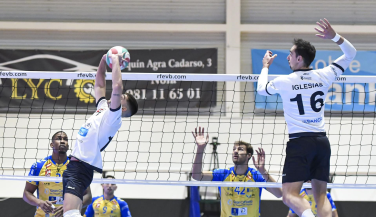 Una gran versión del Rotogal Boiro Voleibol es insuficiente para doblegar al poderoso Guaguas