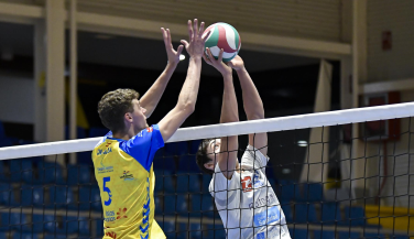 Rotogal Boiro Voleibol ofrece una muy buena imagen ante el líder Guaguas en A Cachada