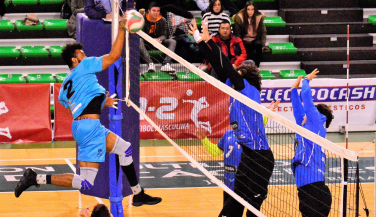 Intasa San Sadurniño se lleva la victoria de Cáceres
