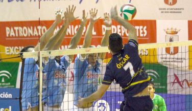 Fundación Cajasol Juvasa Voley mantiene su fortín tras vencer a Soria en un apasionante quinto set