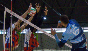 Fundación Cajasol Juvasa Voley no da tregua en casa