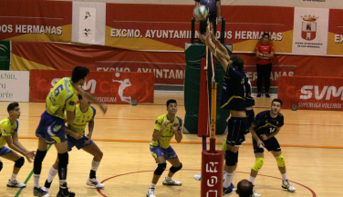 Vecindario hace caer al Fundación Cajasol Juvasa Voley en su fortín de Los Montecillos