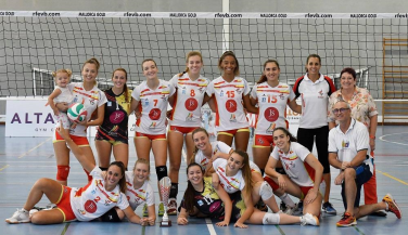 El JS Hotels gana con claridad el Trofeo Trasmediterránea