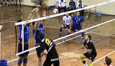 El Cisneros se impone 3-1 ante el Voleibol Almoradí