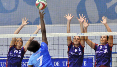 Lucha por el ascenso y choque de líderes en la Superliga Femenina 2