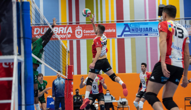 El Voleibol Dumbría se impone con solvencia al Extremadura Grupo Laura Otero