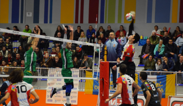 Importante victoria del Voleibol Dumbría 3-0 ante Extremadura Cáceres PH