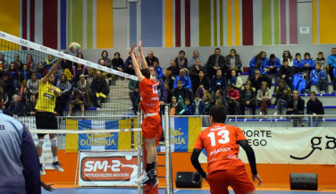 Intasa San Sadurniño se lleva el duelo gallego ante Voleibol Dumbría