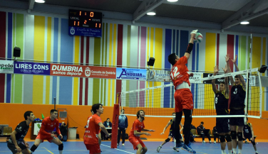 Importante victoria de Voleibol Dumbría sobre CYL Palencia 2018