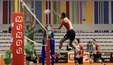Importante triunfo para Voleibol Dumbría