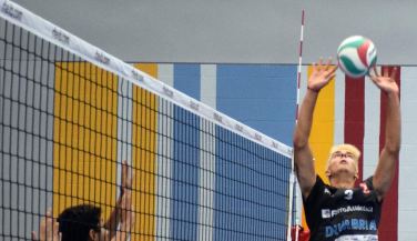 La colectividad de Dumbría Voleibol y su colocador reconocidos en los tops de la jornada de SM2