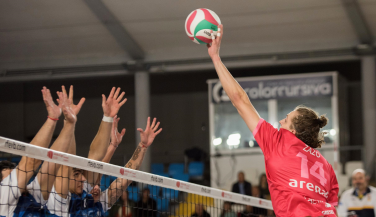 Arenal Emevé cede el derbi ante un Boiro más sólido 