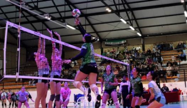 Extremadura Arroyo espabila a tiempo y vence 3-2 al CV Torrelavega
