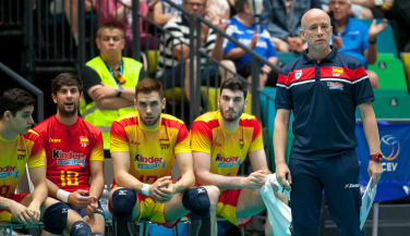 Fernando Muñoz: Estar en dos Europeos consecutivos es muy importante para el vóley español